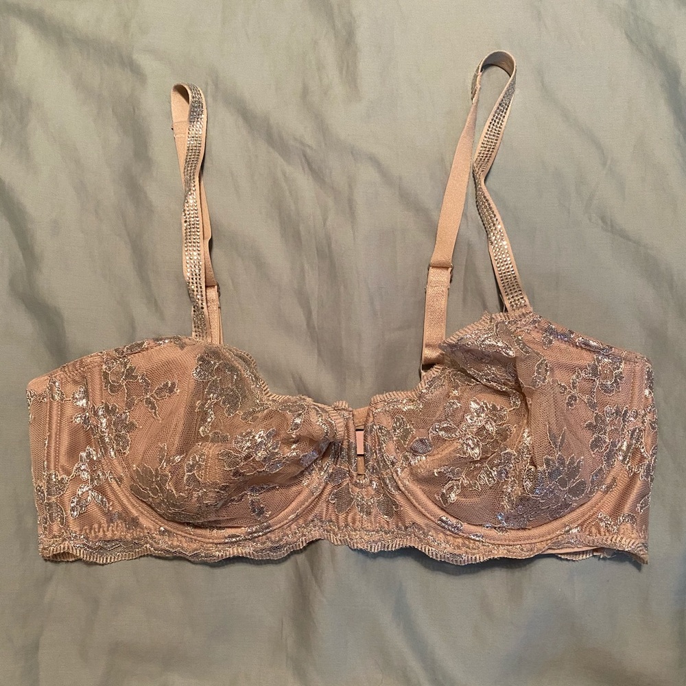VS Dream Angel’s Unlined Push-up Bra